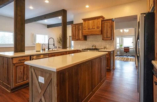 Show Low Cabin | LUXURY CABIN WITH AC- 6 BED 3 BATH VILLA IN THE WOODS ON 3 ACRES- SLEEPS 16
