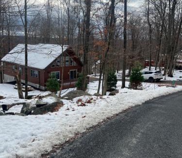 Wallenpaupauk Lake Estates Ski Chalet | Luxury Cabin with Outdoor HotTub-NEW Construction