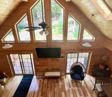 Wallenpaupauk Lake Estates Ski Chalet | Luxury Cabin with Outdoor HotTub-NEW Construction