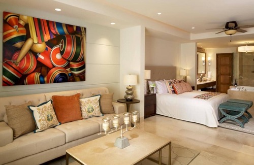 Los Cangrejos II y III Resort | Luxury Cabo Beach Resort