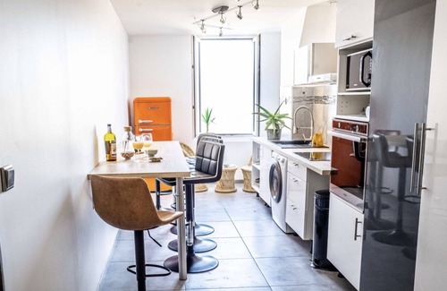 Saint-Victor Apartment | Luxury, calm and pleasure with panoramic view of the Old Port