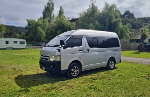 Tauranga House | 🌞LUXURY CAMPERVAN RENTAL: ESCAPE DAMP TENTS AND HASSLE FOREVER! SLEEPS 2.