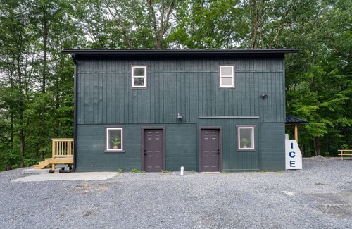 Great Cacapon RV Rental | Luxury Camping with Two Full Beds - Seneca Tent