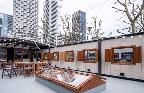 Isle of Dogs Boat Rental | Luxury Canary Wharf House Boat Room 5