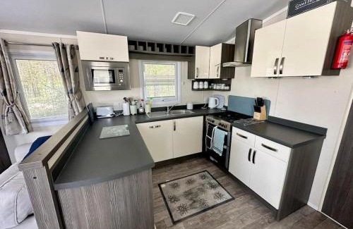St Leonards House | Luxury Caravan on Family Park near Bournemouth