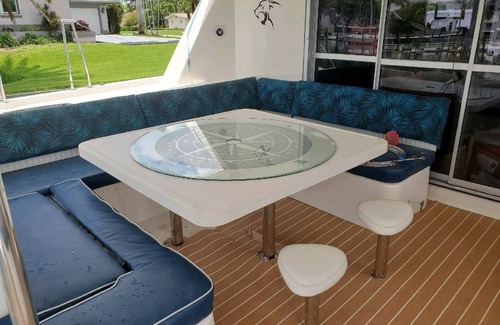 Fort Myers Beach Boat Rental | Luxury Catamaran destination Cruises with overnight stays Daily and weekly rates