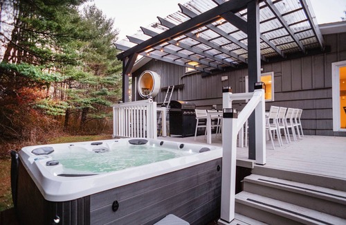 Prattsville Villa | *Luxury Catskill MNTN 5BR 3Bath Villa Hot Tub/Fire Pit,Ski