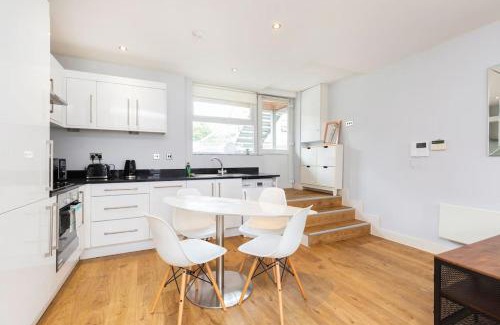 Camden Town with Primrose Hill Apartment | Luxury Central Camden Apartment C1