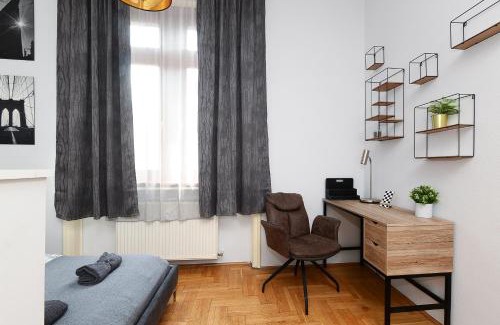 Jozsefvaros Apartment | Luxury Central Residence R162