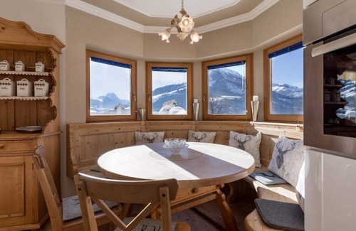 Kitzbuehel Ski Chalet | Luxury chalet 330 m² - Sauna, jacuzzi & mountain view for up to 14 people