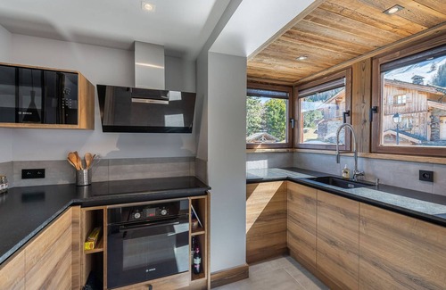 Le Praz Ski Chalet | Luxury Chalet in Courchevel with Pool & Leisure Area, Sleeps 8
