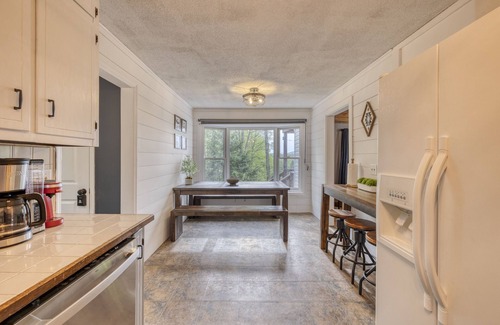 Mineral Bluff Ski Chalet | Luxury Chalet on 50 Acres w/Hot Tub, Game Room, Mountain View & seasonal spring