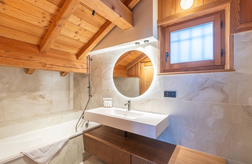 Cognet Ski Chalet | Luxury chalet, spa, ski-in ski-out, Alpe d'Huez
