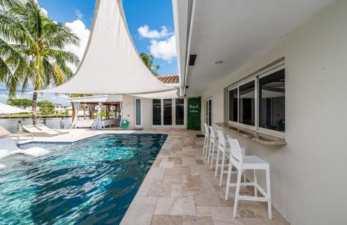 Imperial Point Villa | Luxury Channel Villa, Boat Dock and Private Pool, 5BR