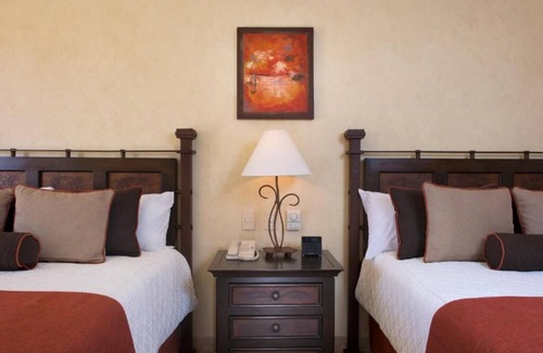 Flamingos Resort | Luxury Christmas room by the beach for you! Kitchenette, All resort amenities!