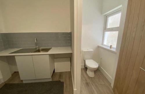 Uplands House | Luxury City Escape - Sea Views!