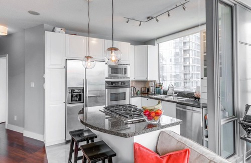 Coal Harbour Condo | Luxury Coal Harbour 2 bed 2 bath w/Stunning Views