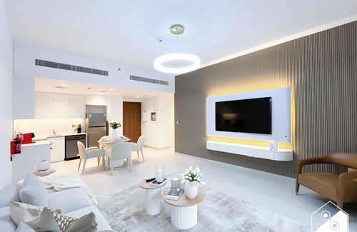 Jumeirah Apartment | Luxury & Comfort 1B at Al Jadeel 2 Jumeirah Living