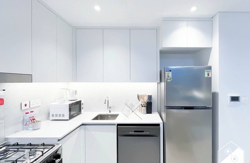 Jumeirah Apartment | Luxury & Comfort 1B at Al Jadeel 2 Jumeirah Living