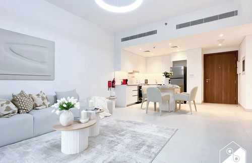 Jumeirah Apartment | Luxury & Comfort 1B at Al Jadeel 2 Jumeirah Living