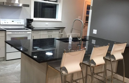 Desjardins House | Luxury comfort, LA CHIC
