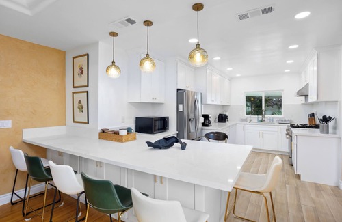 Westchester House | Luxury Comfort - Near LAX & West LA Hotspots