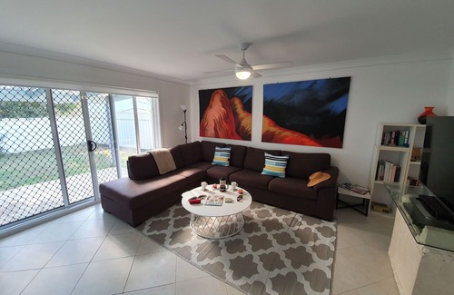 Crescent Head Villa | Luxury & comfort with contained back yard. Ideal for 2 couples or families.