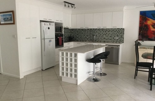 Crescent Head Villa | Luxury & comfort with contained back yard. Ideal for 2 couples or families.