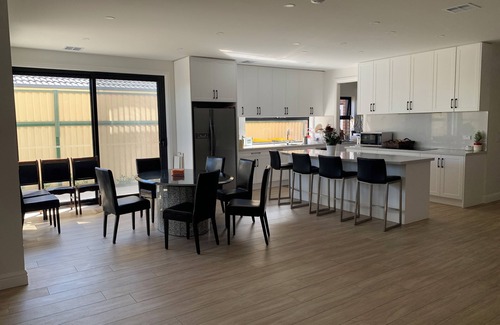 Springvale House | Luxury Comfortable Shared Home Accommodation