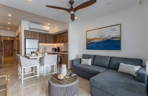 Lazaro Cardenas Condo | Luxury Condo 1BD beachfront, 8 pools at Harbor 171 1BD Condo for rent in North H
