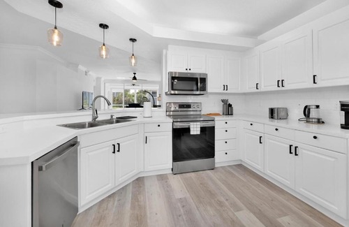 Calusa Bay North Apartment | Luxury Condo, 90-day MINIMUM STAY -LESS DECLINED!, Gated, 4 mi Vanderbilt Beach