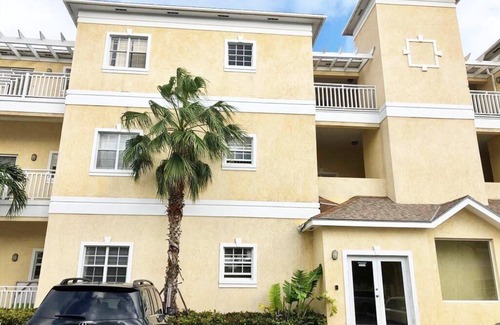 Nassau Apartment | Luxury Condo at Venito