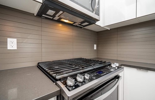 Surrey Condo | Luxury condo living, top floor furnished 1 bd 1 bath with outdoor pool
