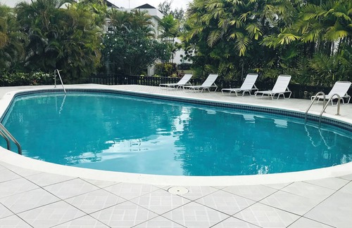 Rockley Condo | Luxury Condo, on 7th Green, Rockley Golf Course, 5 mins walk beaches + Amenities