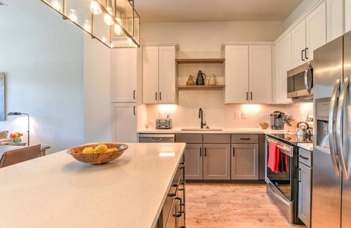 Kenilworth Condo | Luxury condo Unit #207