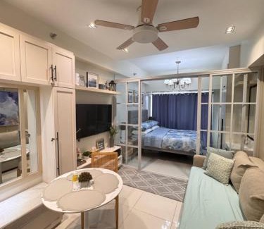 Pasay Apartment | Luxury Condo with a view of Manila Bay