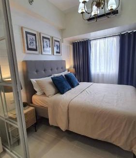 Pasay Apartment | Luxury Condo with a view of Manila Bay