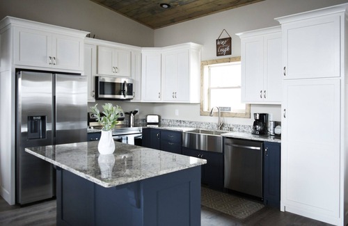 Murphy Cabin | Luxury Contemporary Chalet with spectacular views, amenities & nearby activities