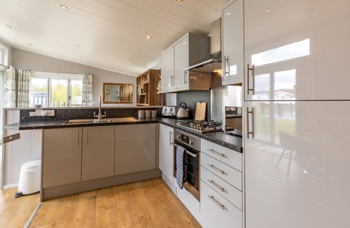South Lakeland Leisure Village Apartment | Luxury Contemporary Lodge