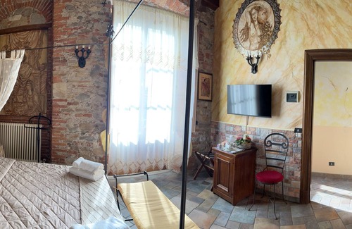 Lucca Historical Center House | Luxury Corte di Re Artu