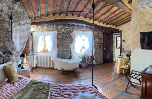 Lucca Historical Center House | Luxury Corte di Re Artu