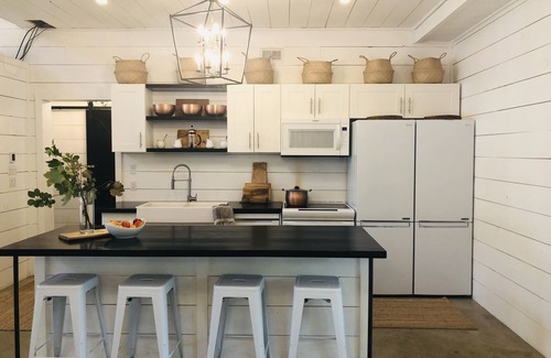 Muskoka Lakes Cottage | Luxury Cottage, Lake Joseph 5 Bdrm With Tennis & Pickleball On Private 9 Acres
