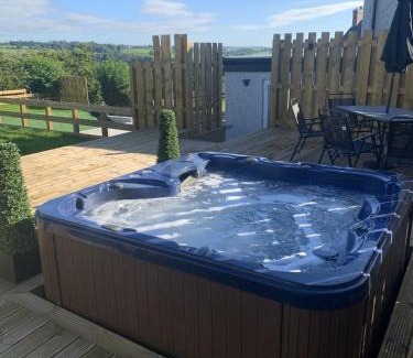 Great Broughton House | Luxury Cottage, views of the Lakes with Hot Tub