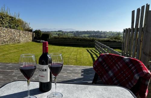 Great Broughton House | Luxury Cottage, views of the Lakes with Hot Tub