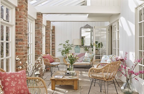 Wareham House | Luxury Country Cottage with private grounds and swimming pool