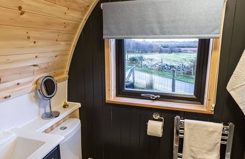 Brora Cabin | Luxury Couples Pod on the North Coast 500 Route