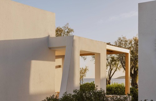 Agios Nikolaos Villa | Luxury Crete Hotel | Seafront Bungalow.