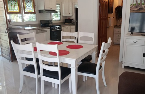 Caye Caulker House | Luxury Deluxe King Suite