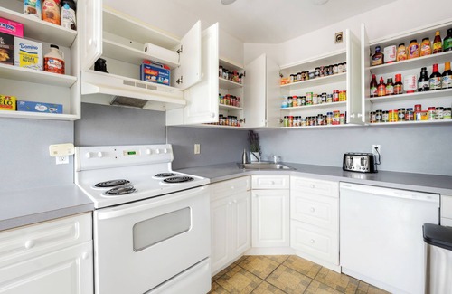 White Plains House | Luxury Designer Home near NYC + Free Parking!