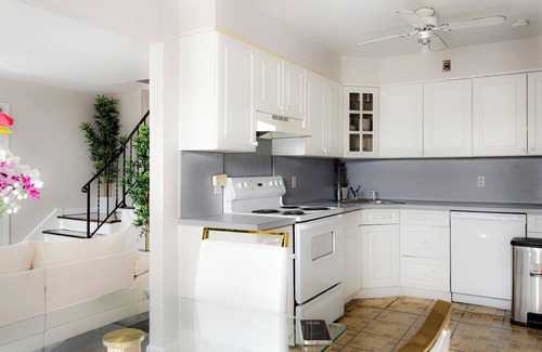 White Plains House | Luxury Designer Home near NYC + Free Parking!